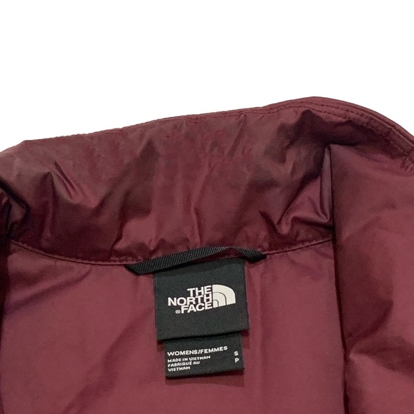The North Face Women's Burgundy down vest - Picture 6 of 6